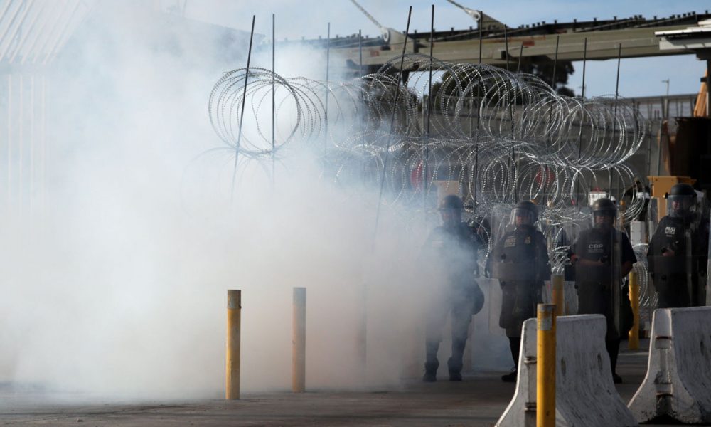 Justifica EEUU uso de gas lacrimógeno contra migrantes en San Ysidro