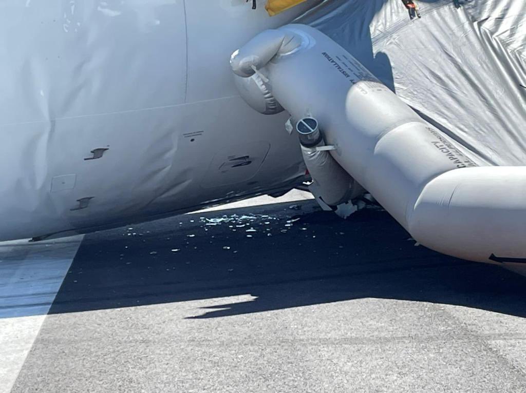 Avión Colapsa Por Falla En Tren De Nariz Antes De Despegar De Puerto Vallarta Segundo A 3669