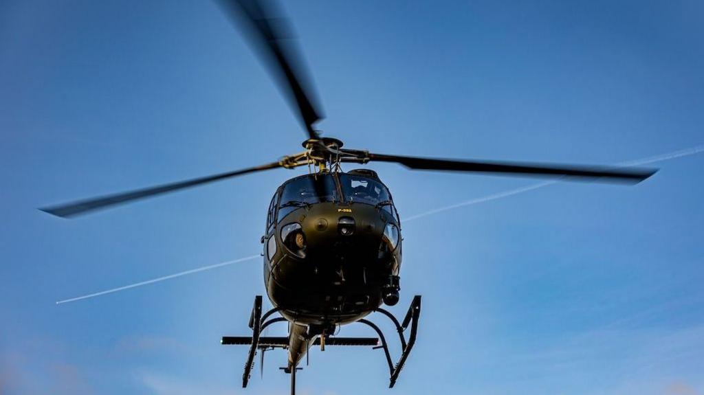 Dinamarca acusa a buque ruso de disparar bengalas a helicóptero militar