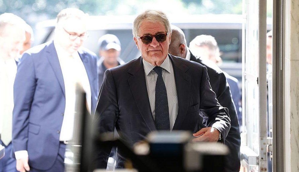 La Cámara de EE. UU. declara en desacato al millonario Leon Black