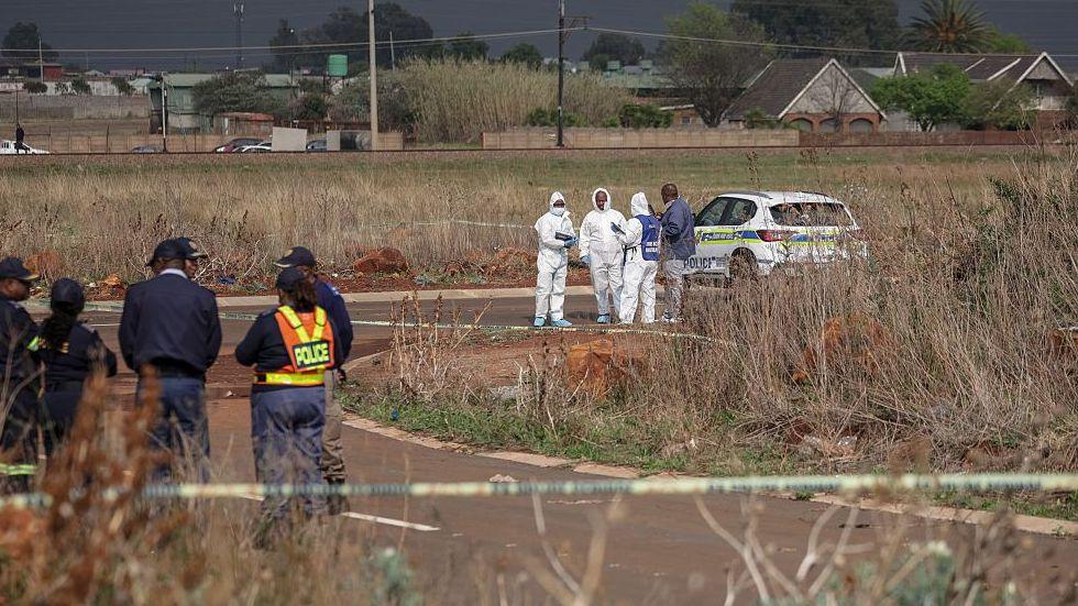 Encuentran el noveno cuerpo de mujer en Sudáfrica en dos meses