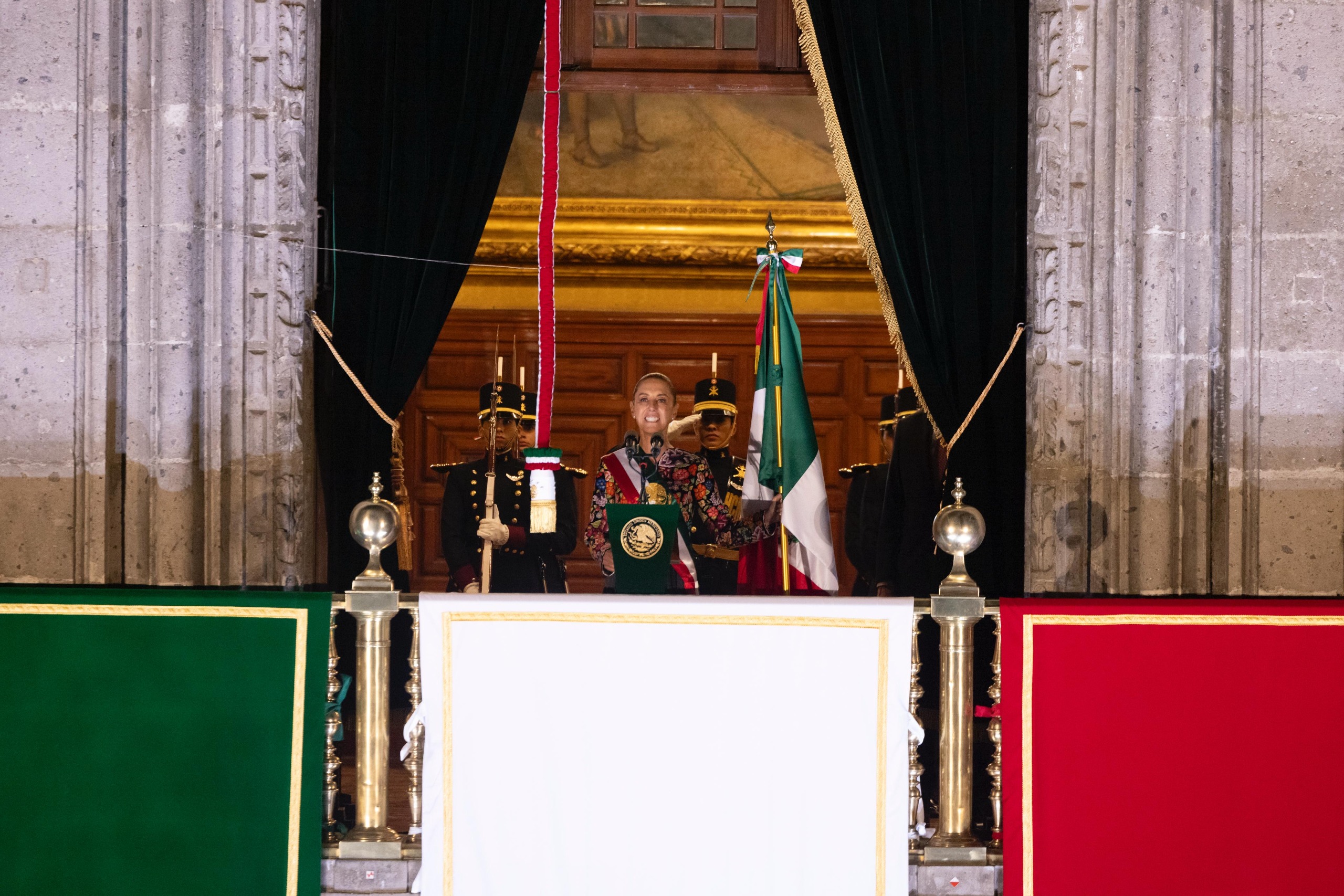 Sheinbaum encabeza ceremonia del Grito de Independencia en Palacio Nacional
