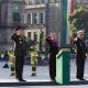 Sheinbaum conmemora a víctimas de sismos con izamiento de bandera