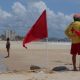 La costa del Pacífico mexicano se prepara para el huracán Polo