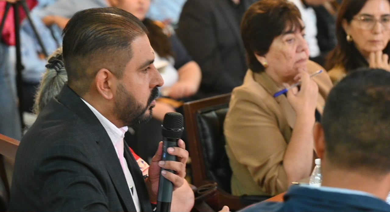 Hugo González se opone a privatización de vialidad en Altavista