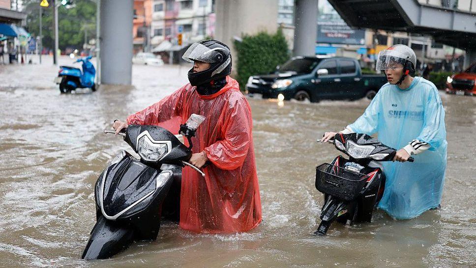 Se declara emergencia por inundaciones en Bangkok tras intensas lluvias