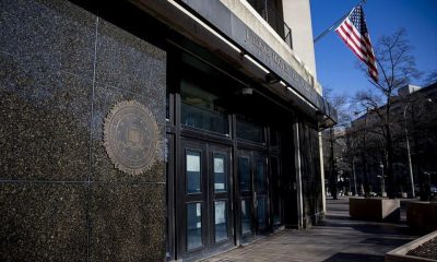 FBI enfrenta crisis tras hackeo que expone datos de sus agentes