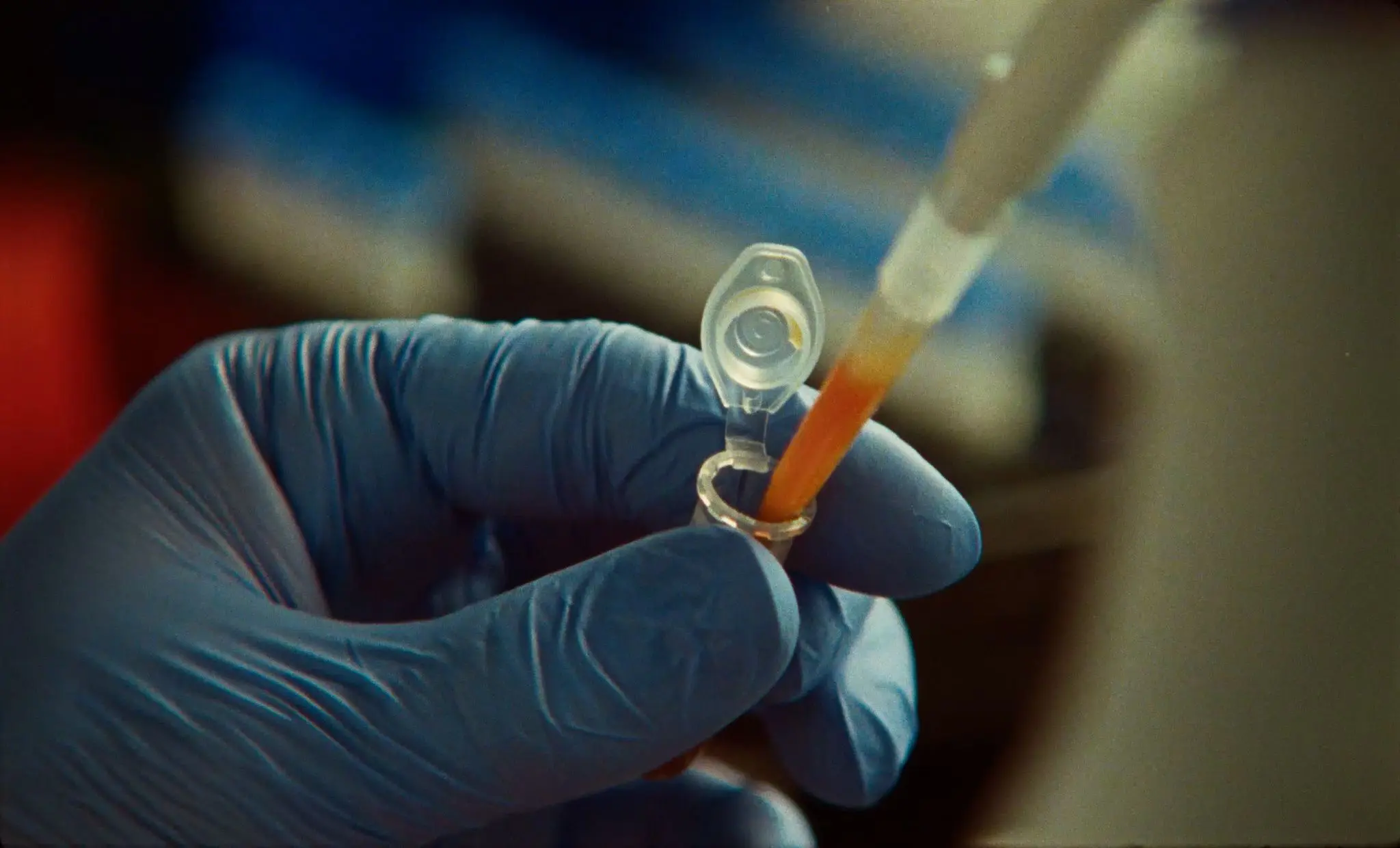 Claude identifica un nuevo sistema en el ADN con características similares a CRISPR