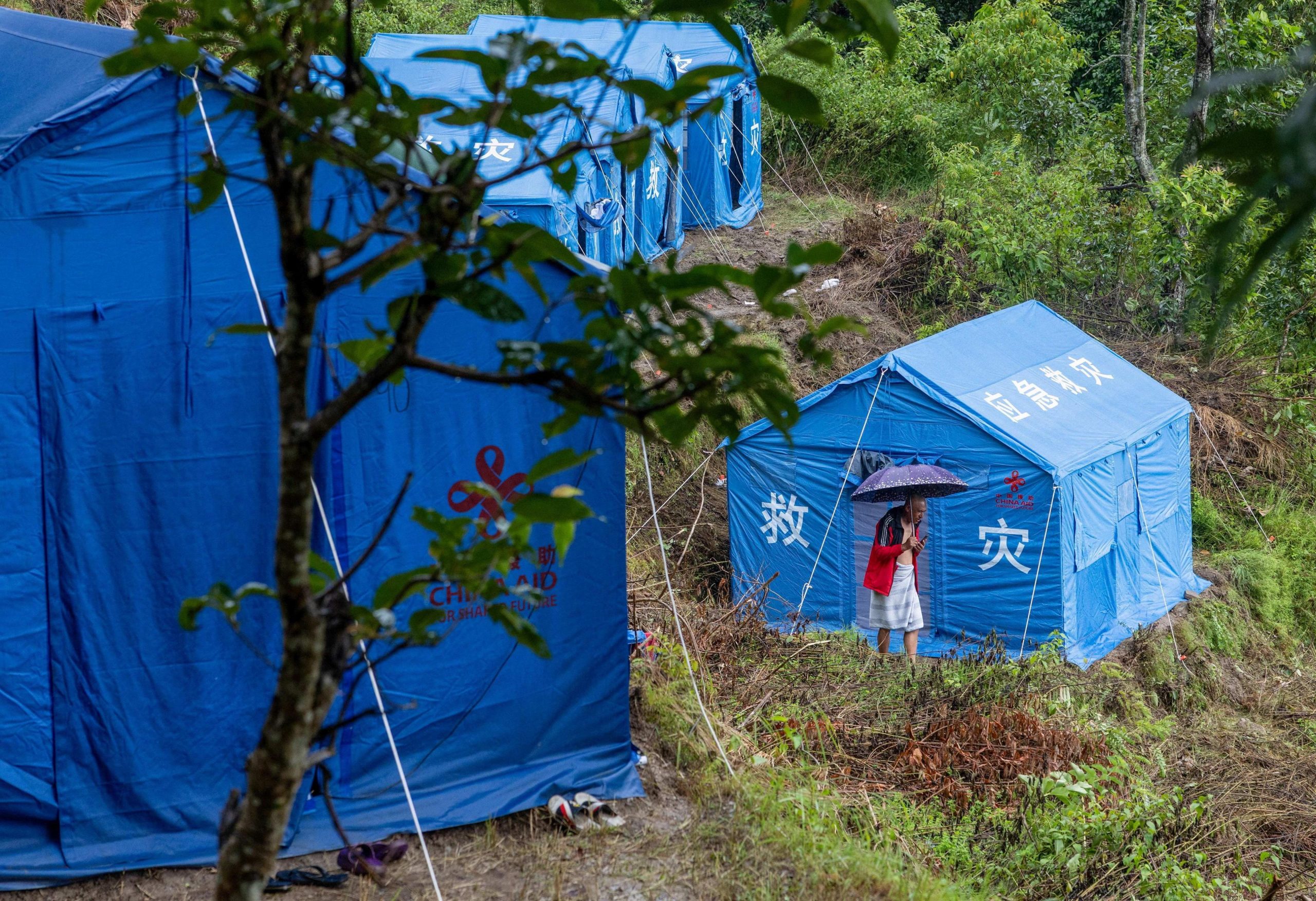 Deslizamientos mortales en Nepal obligan a evacuar a excursionistas