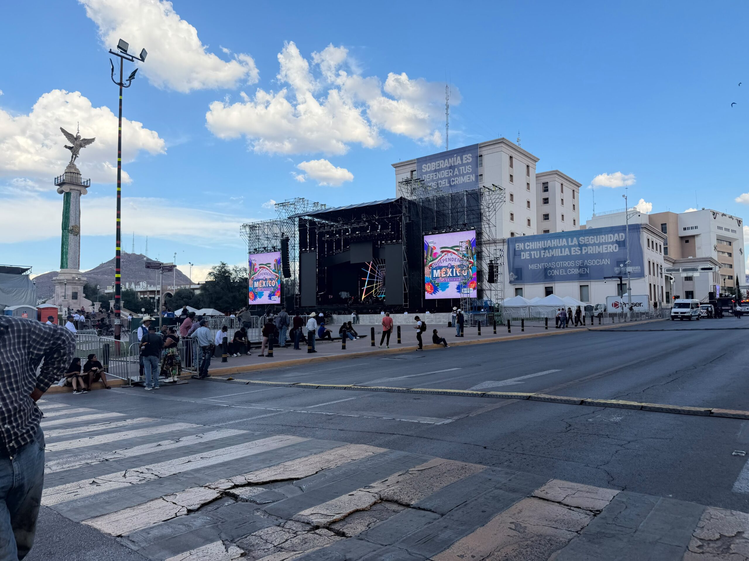 Festejos del Grito de Independencia inician en Plaza del Ángel