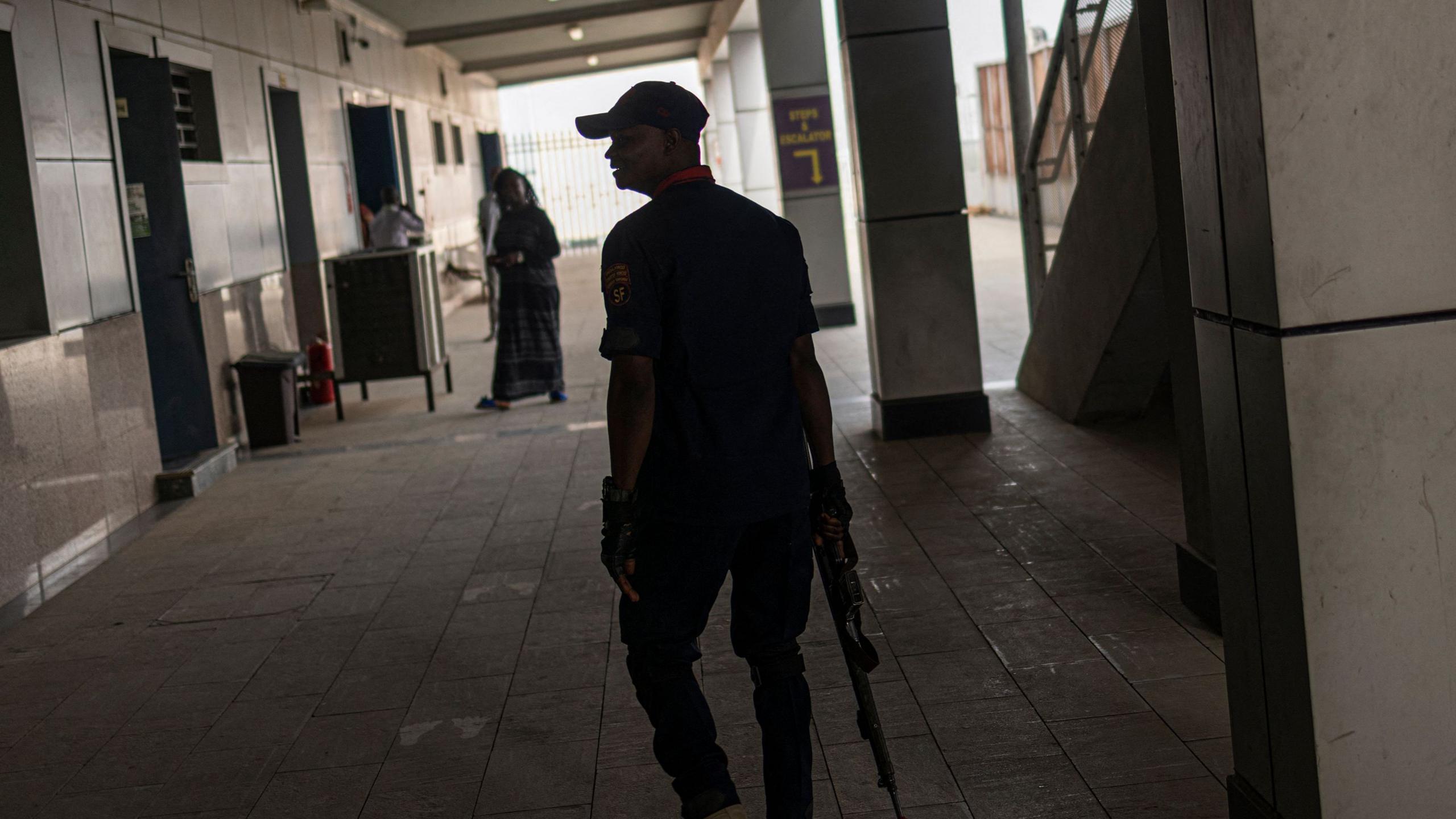 Mueren 37 mineros ilegales en custodia en Nigeria, investigan causas