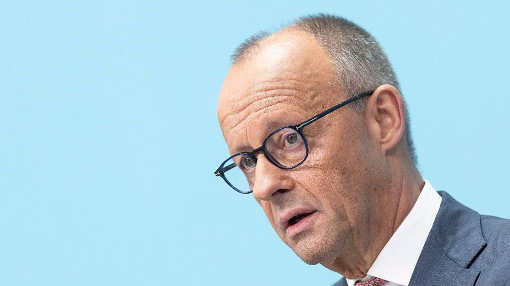 Merz se compromete a mantener unida la coalición por el futuro democrático