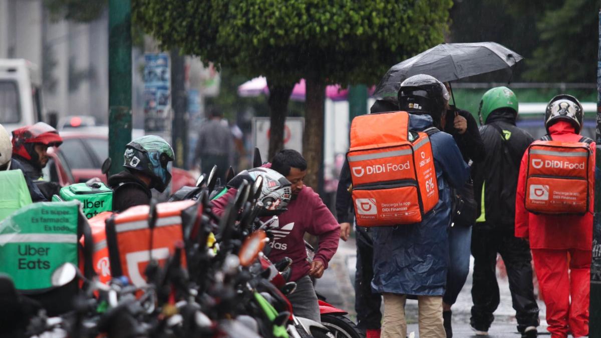 Proponen espacios seguros para repartidores en centros comerciales
