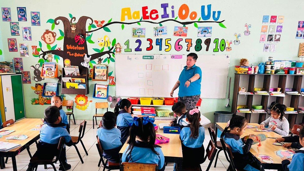 México incrementa docentes, pero reduce horas de clase en comparación con la OCDE