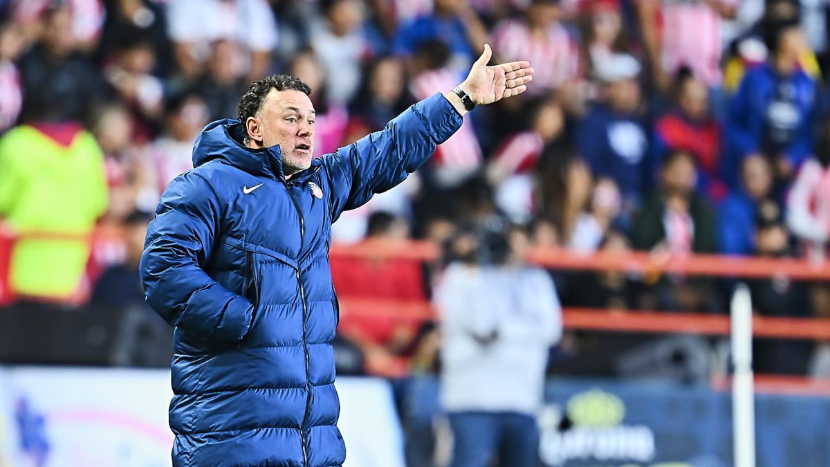 Gabriel Milito, el técnico que brilla en clásicos de fútbol