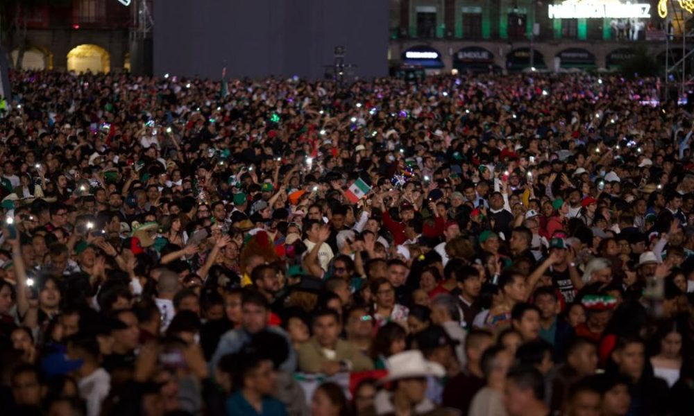 El Zócalo se llena de alegría en el Grito de Independencia