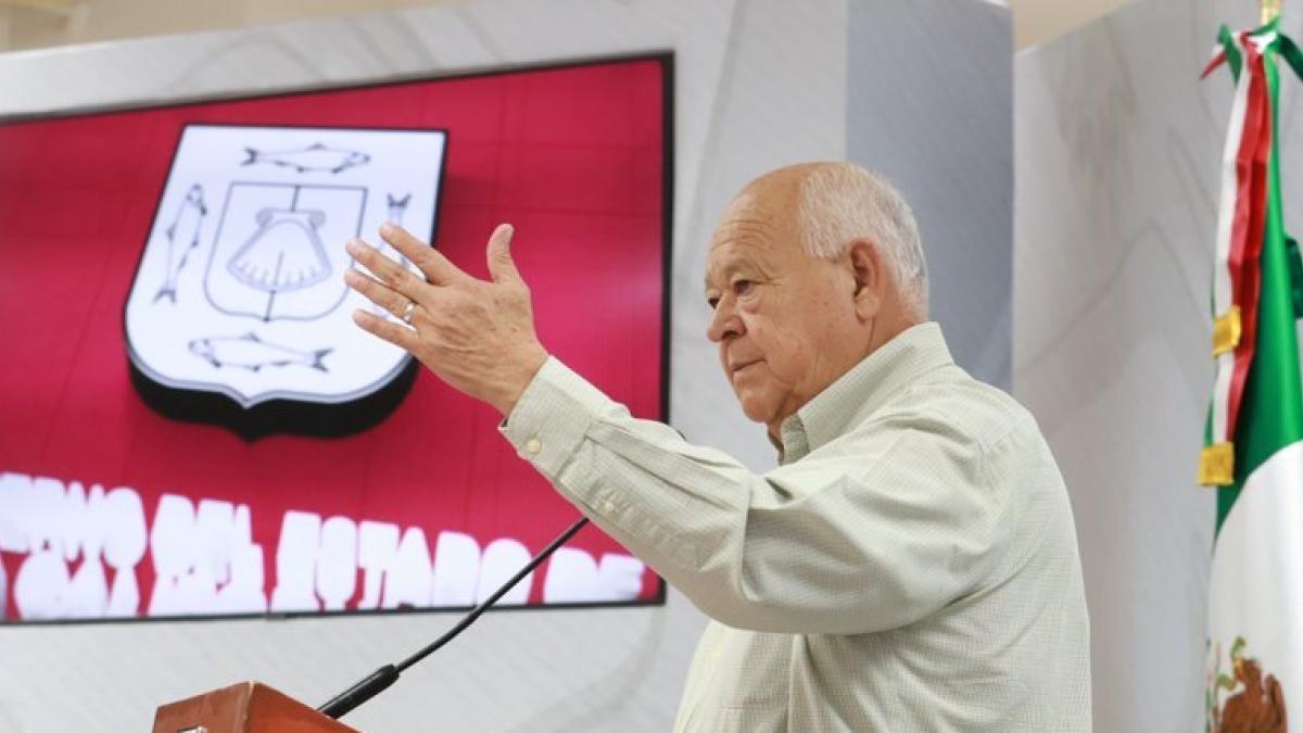 Gobernador de BCS sugiere expropiar bienes privados; reacciones de oposición y Morena