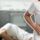 Posturas de yoga para aliviar la inflamación abdominal