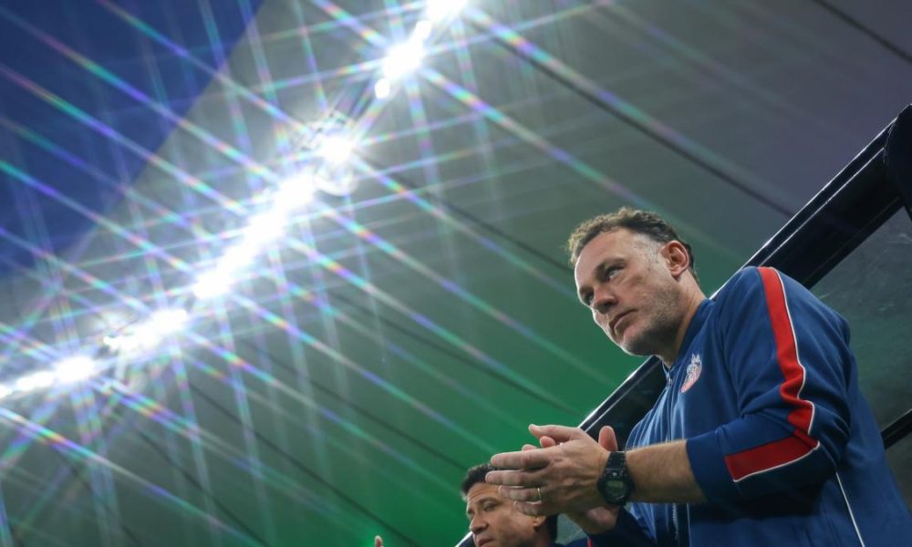 Intercambio tenso entre Gabriel Milito y reportero tras empate de Chivas