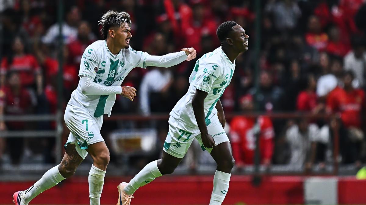 Santos Laguna logra remontar y vencer a Toluca en emocionante partido
