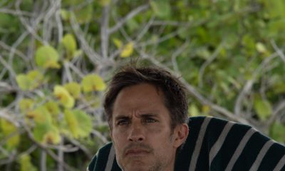 Gael García Bernal presenta su película Hombre al agua en la Ciudad de México