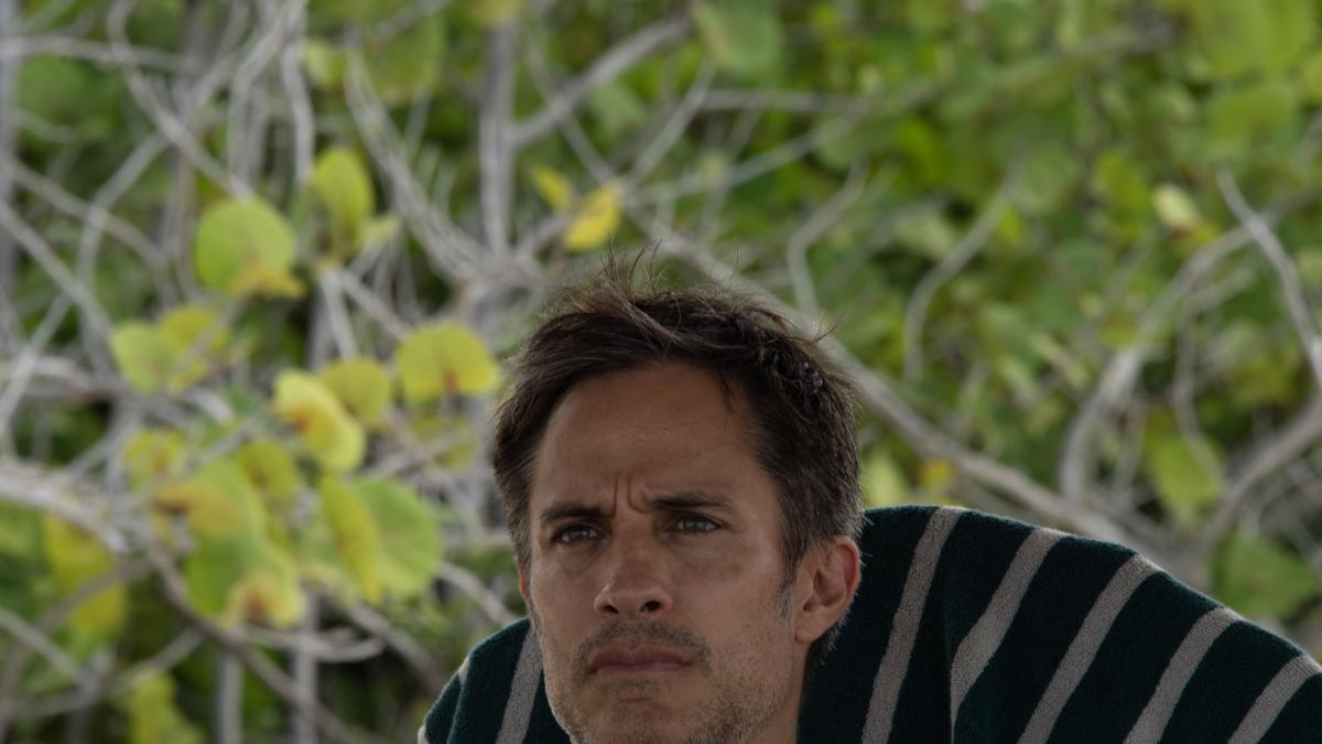Gael García Bernal presenta su película Hombre al agua en la Ciudad de México