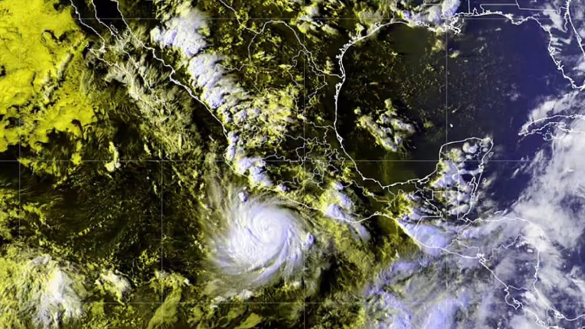 Huracán Polo se intensifica a categoría 4, alerta el SMN
