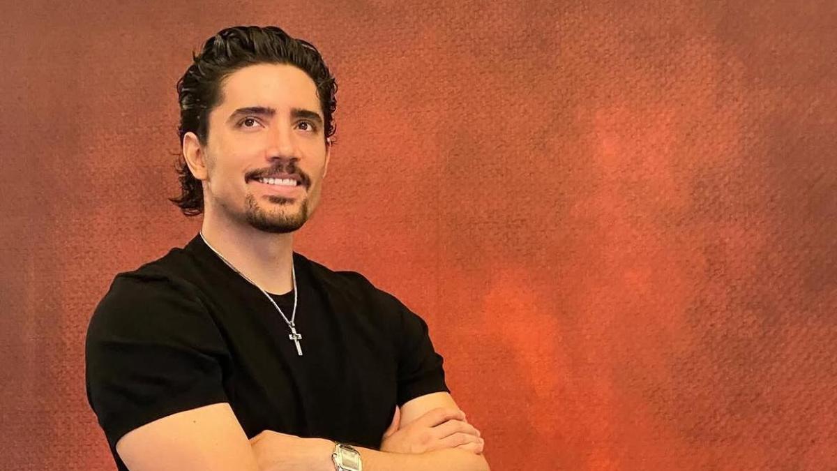 Alex Fernández revela su estado de salud tras hospitalización por influenza y salmonella