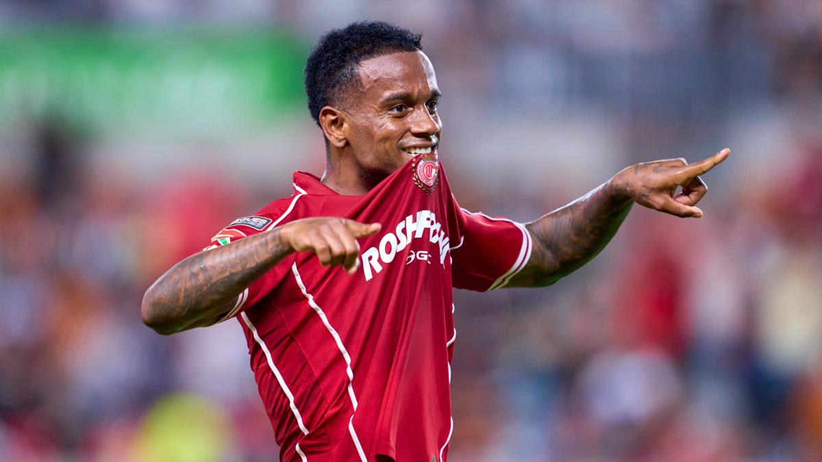 Toluca renueva contrato de Helinho hasta 2029