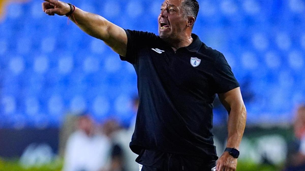 Óscar Torres deja el cargo de Director Técnico del Pachuca Femenil