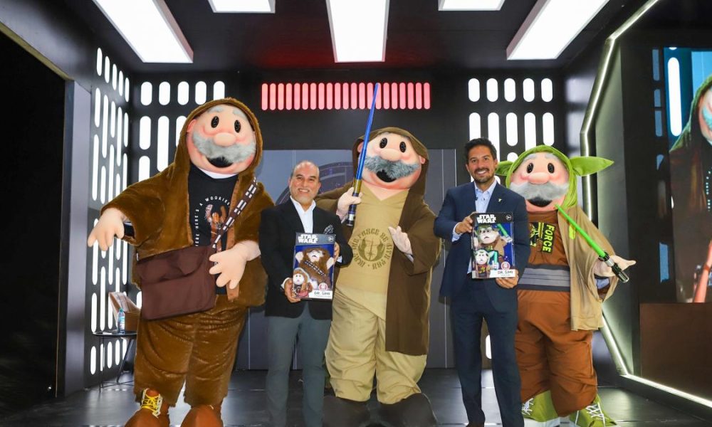 Dr. Simi lanza muñecos de Yoda y Chewbacca de Star Wars