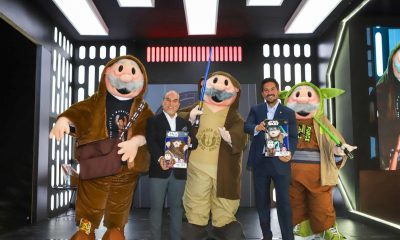 Dr. Simi lanza muñecos de Yoda y Chewbacca de Star Wars