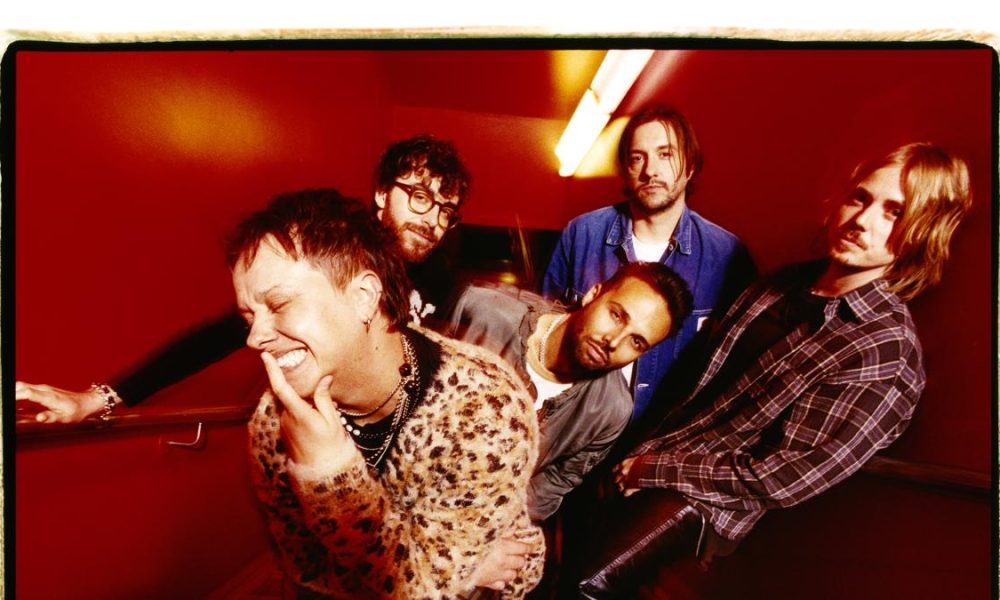 Nothing But Thieves celebra la imperfección en su nuevo álbum