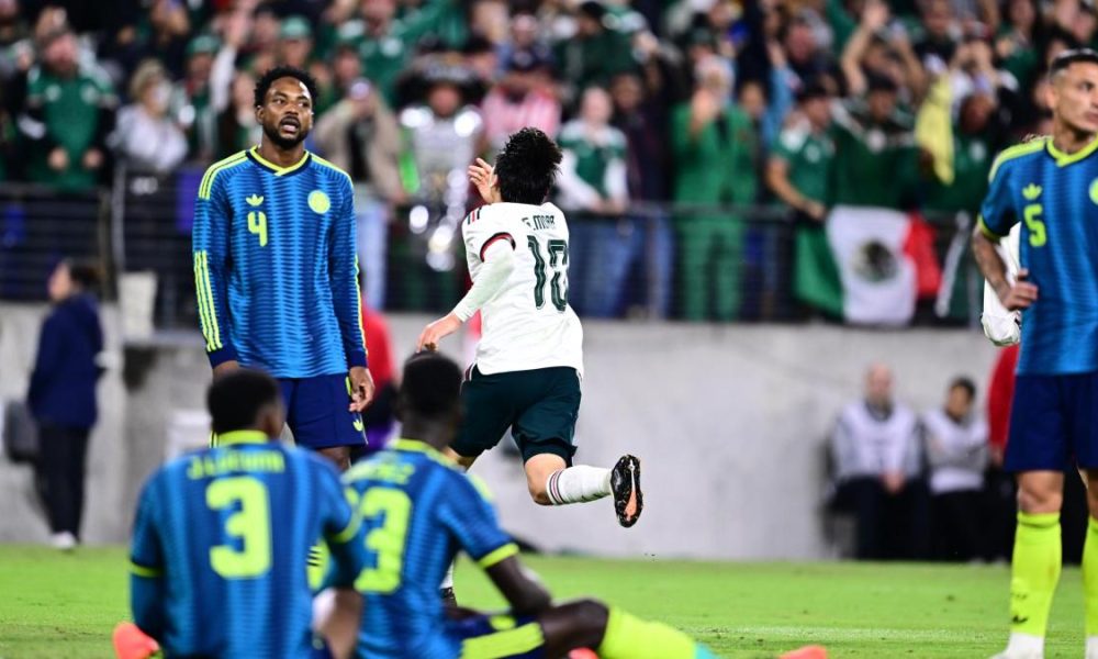 Gilberto Mora celebra su primer gol con el Tri en Baltimore