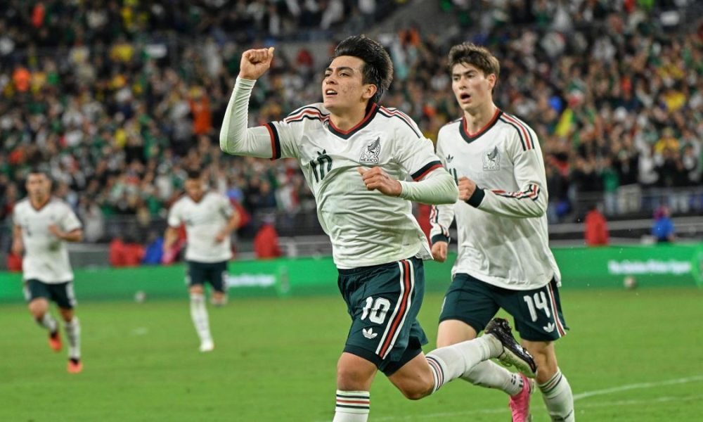 Gilberto Mora se convierte en el goleador más joven de la Selección Mexicana