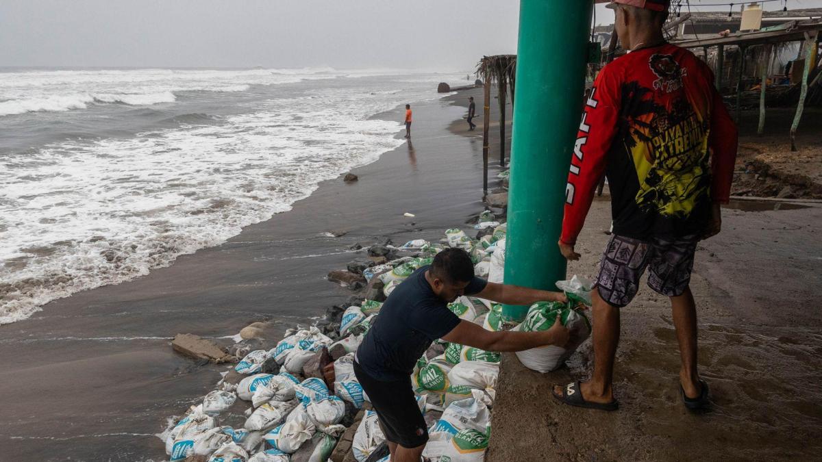 Huracán Polo mantiene categoría 3; alerta en Baja California Sur, Sonora y Sinaloa