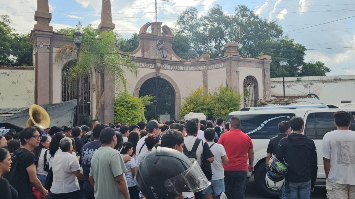Estudiantes claman justicia tras asesinato de dos jóvenes en Cuernavaca
