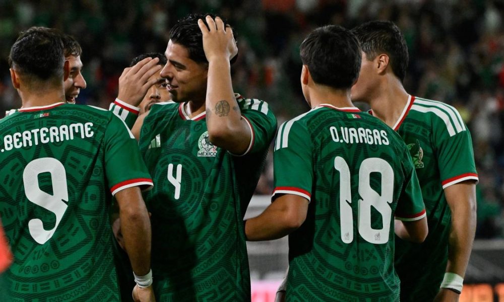 Guzmán anota el empate en el México vs Perú con ayuda de García