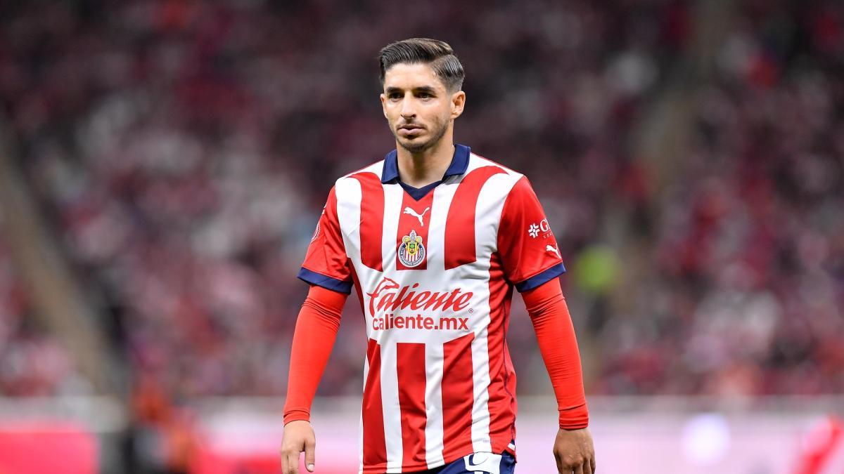 Isaac Brizuela revela razones de su salida de Chivas