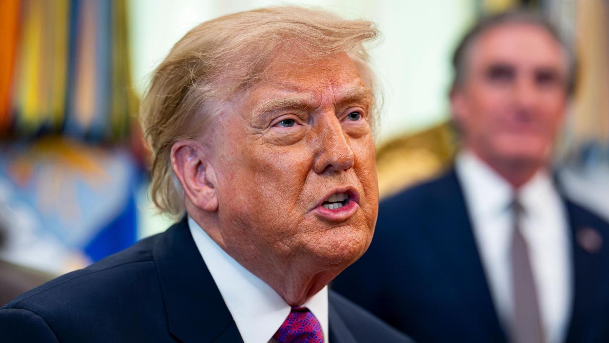 CNN, MS NOW y Politico demandarán a la administración de Trump