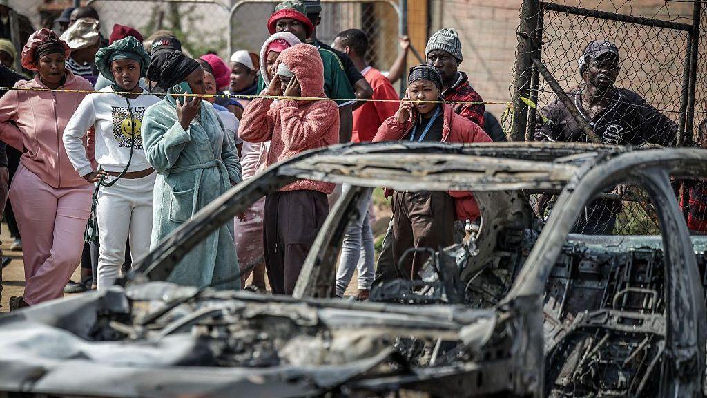 Dos tiroteos masivos en Sudáfrica dejan 27 muertos