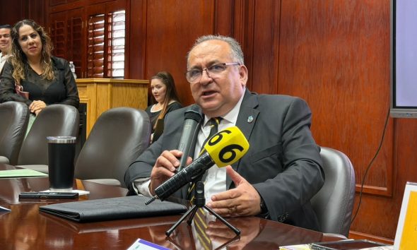 UACH mantiene diálogo con estudiantes tras manifestaciones