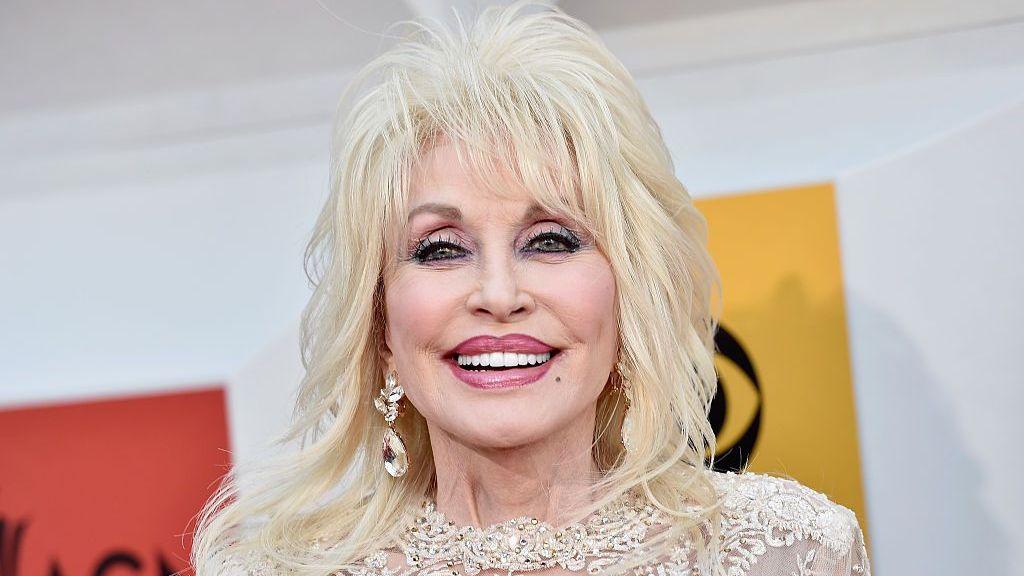 Mánager de Dolly Parton acusa a su sobrino de amenazas e intimidación