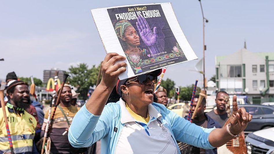Alarma en Sudáfrica por el hallazgo de 12 cuerpos de mujeres