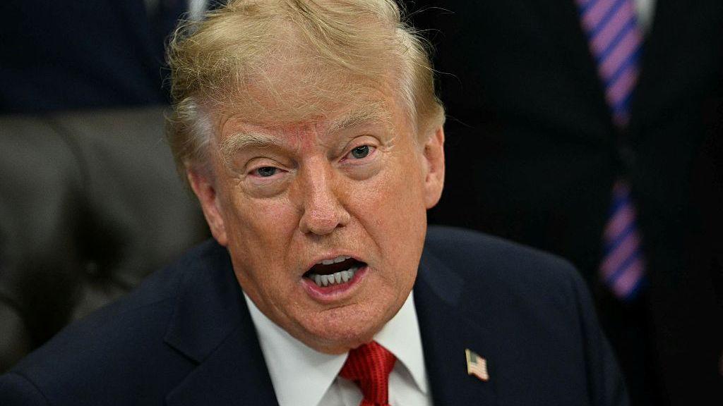 Donald Trump prohíbe a CNN y Politico el acceso a la Casa Blanca