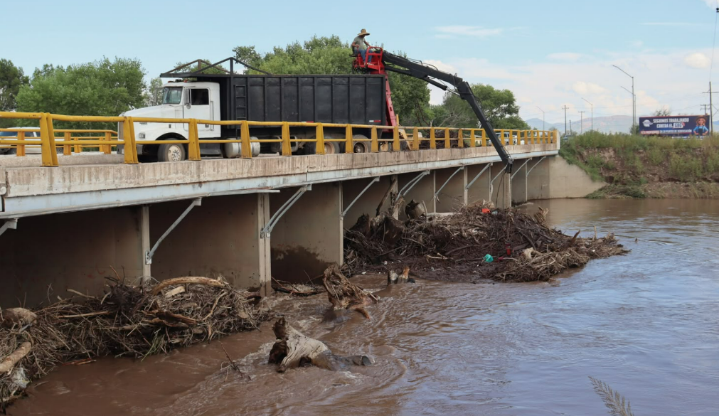 Estado supervisa zonas susceptibles de afectación por lluvias en Casas Grandes