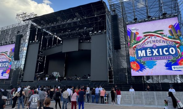 Gobierno del Estado conmemora 216 años de Independencia en la Plaza del Ángel