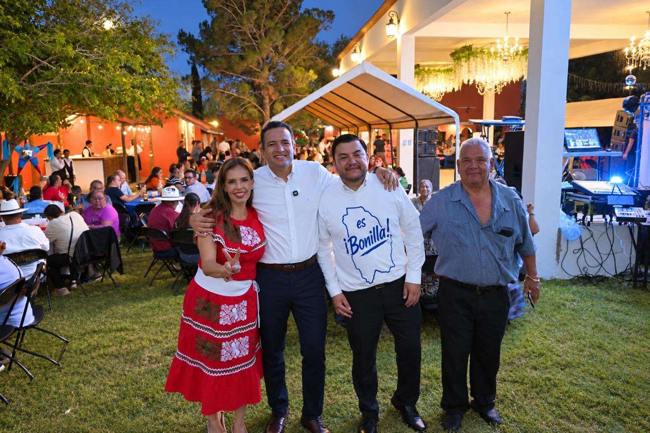 Reúne Xóchitl Contreras a más de mil juarenses en Noche Mexicana