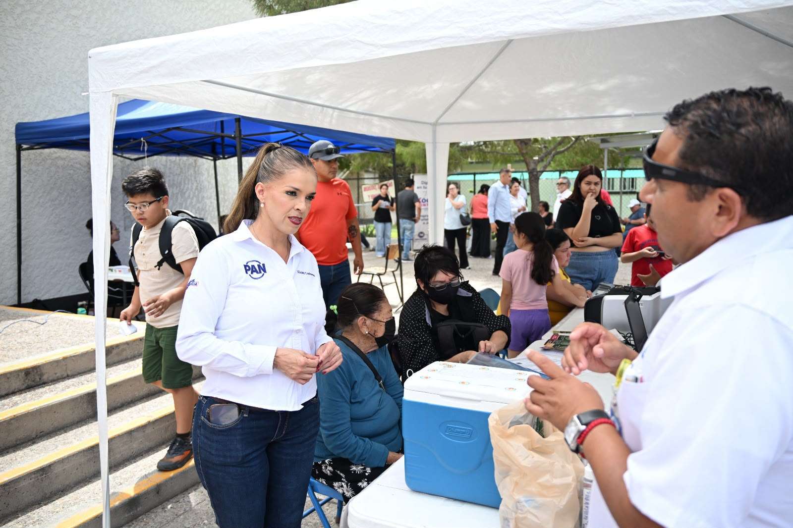 Llevan feria de servicios a la colonia Satélite