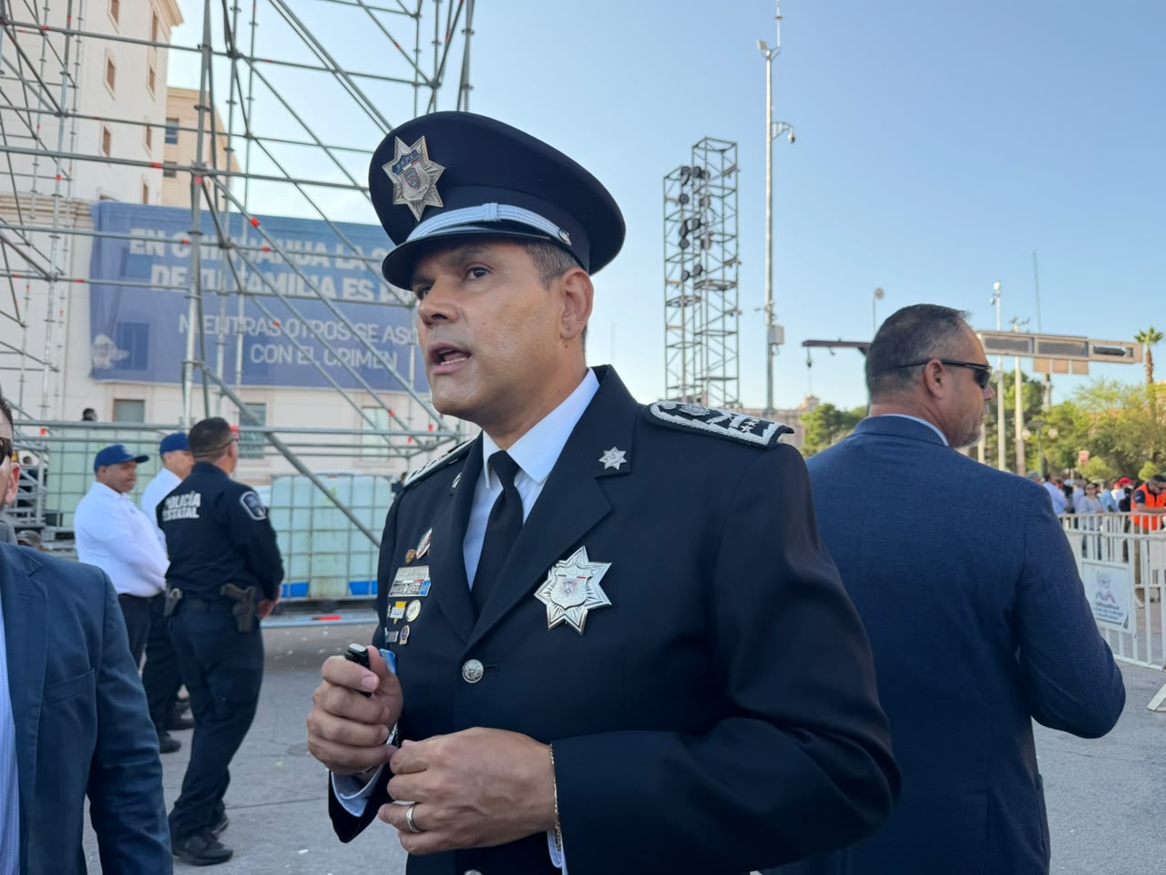 Detienen a hombre con arma falsa durante el Grito de Independencia